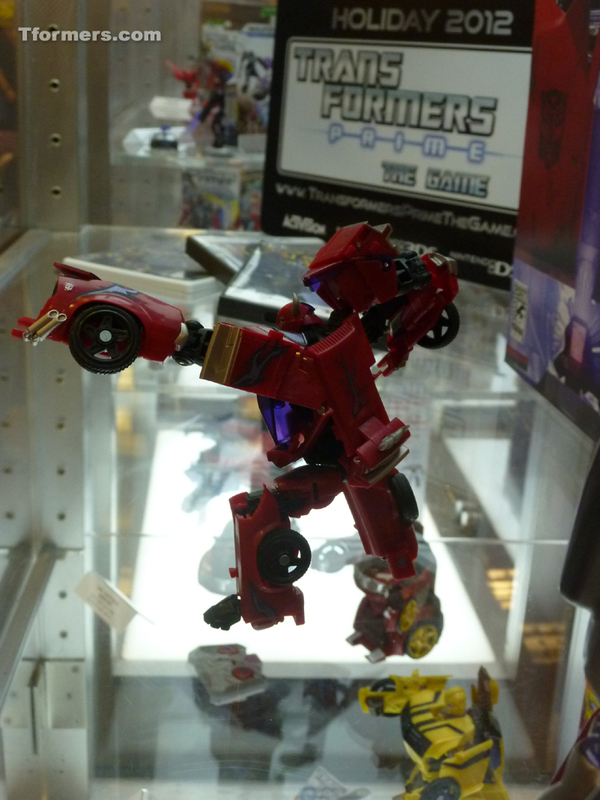 San Diego Comic Con Exclusive Terrocon Cliffjumper  (32 of 103)